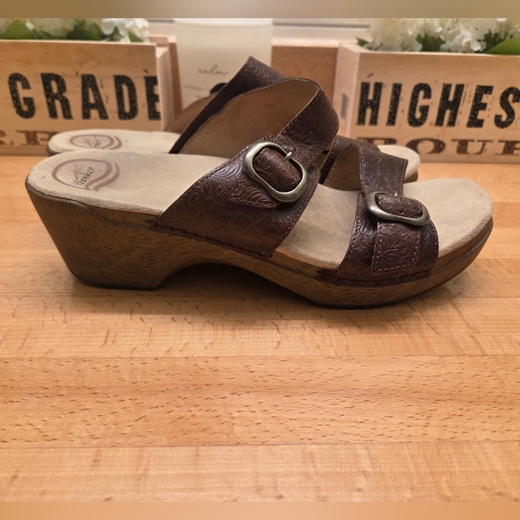 Dansko Women's Sophie Sandals  Size 41 Brown Embossed Leather - Picture 1 of 9